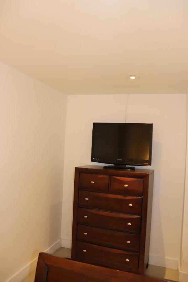 On Hollywood Beach - Affordable Two Bedrooms Sleeps 6 With Two Bathrooms Dania Beach Bagian luar foto