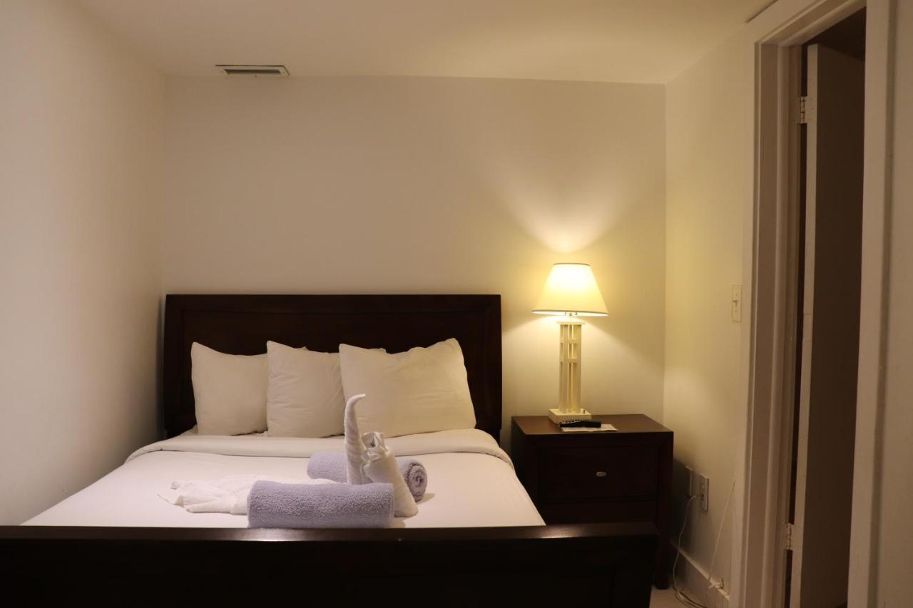 On Hollywood Beach - Affordable Two Bedrooms Sleeps 6 With Two Bathrooms Dania Beach Bagian luar foto