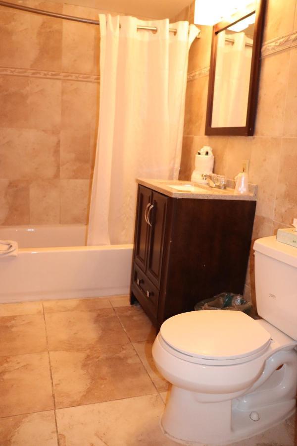 On Hollywood Beach - Affordable Two Bedrooms Sleeps 6 With Two Bathrooms Dania Beach Bagian luar foto