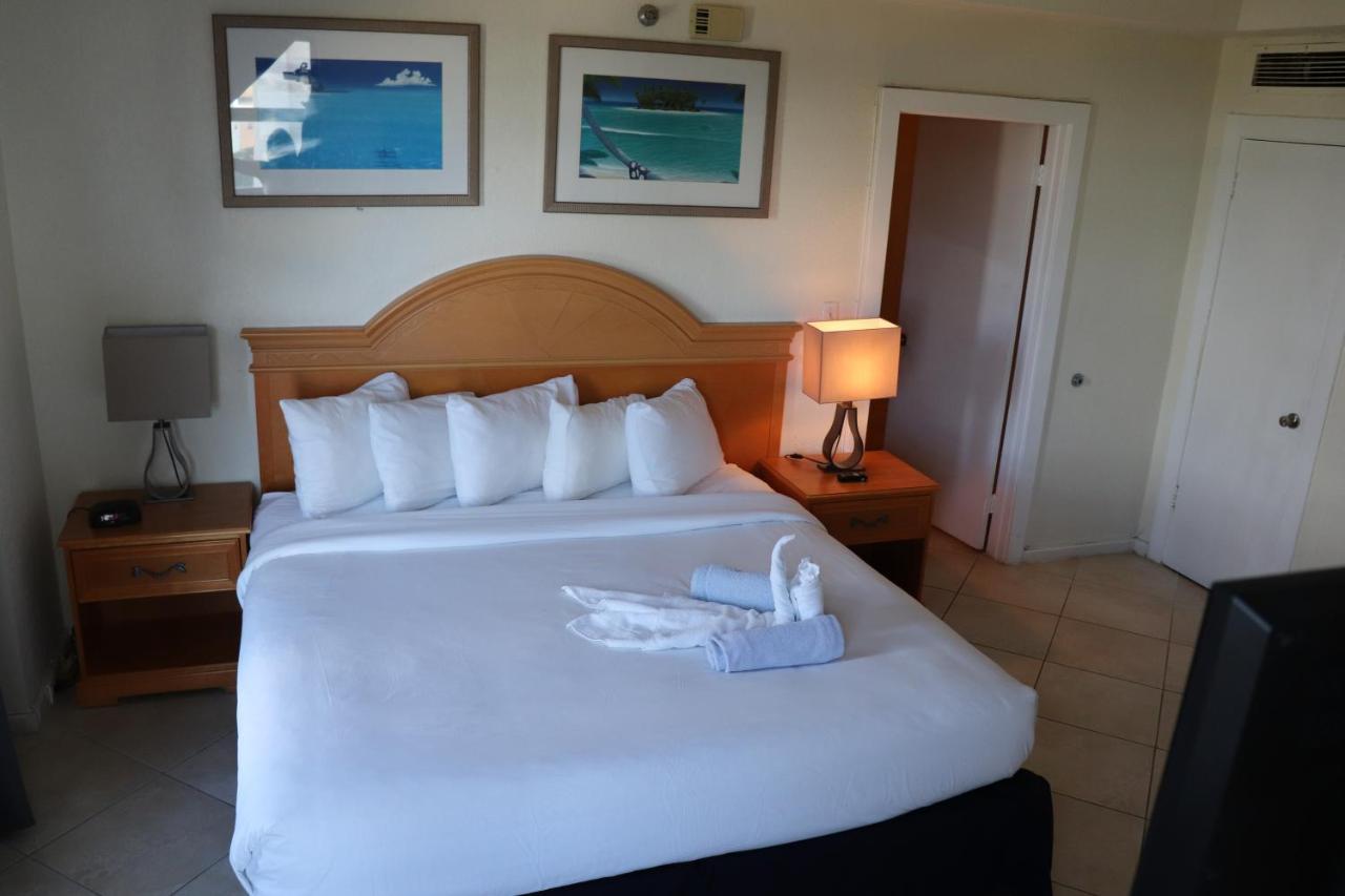 On Hollywood Beach - Affordable Two Bedrooms Sleeps 6 With Two Bathrooms Dania Beach Bagian luar foto