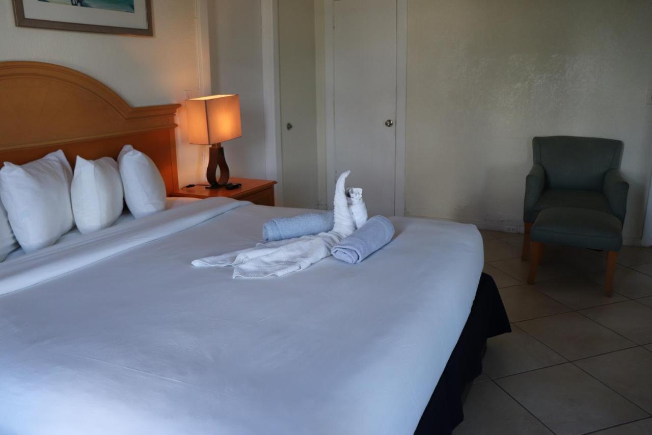 On Hollywood Beach - Affordable Two Bedrooms Sleeps 6 With Two Bathrooms Dania Beach Bagian luar foto